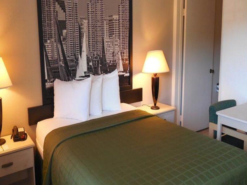 Super 8 By Wyndham San Diego Hotel Circle מראה חיצוני תמונה